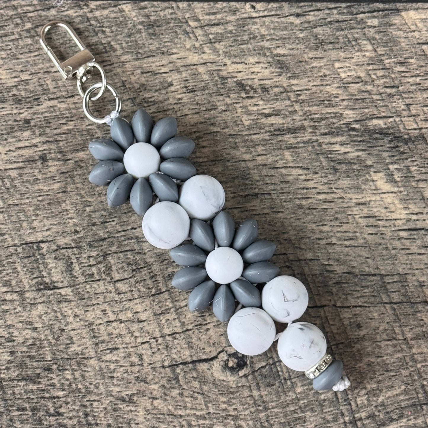 Silicone Flower Keychain 018 - Silver & White