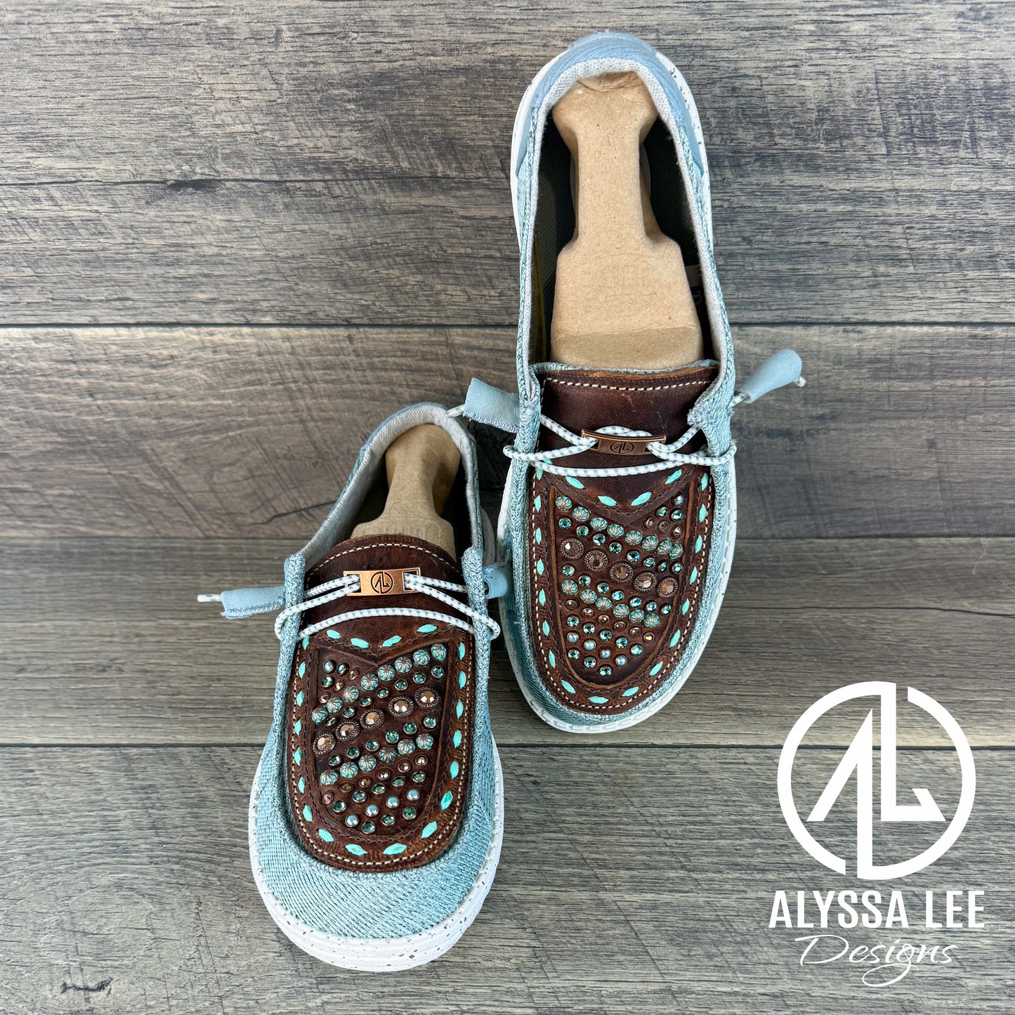 Women’s Size 8 - Turquoise with Copper and Turquoise Confetti