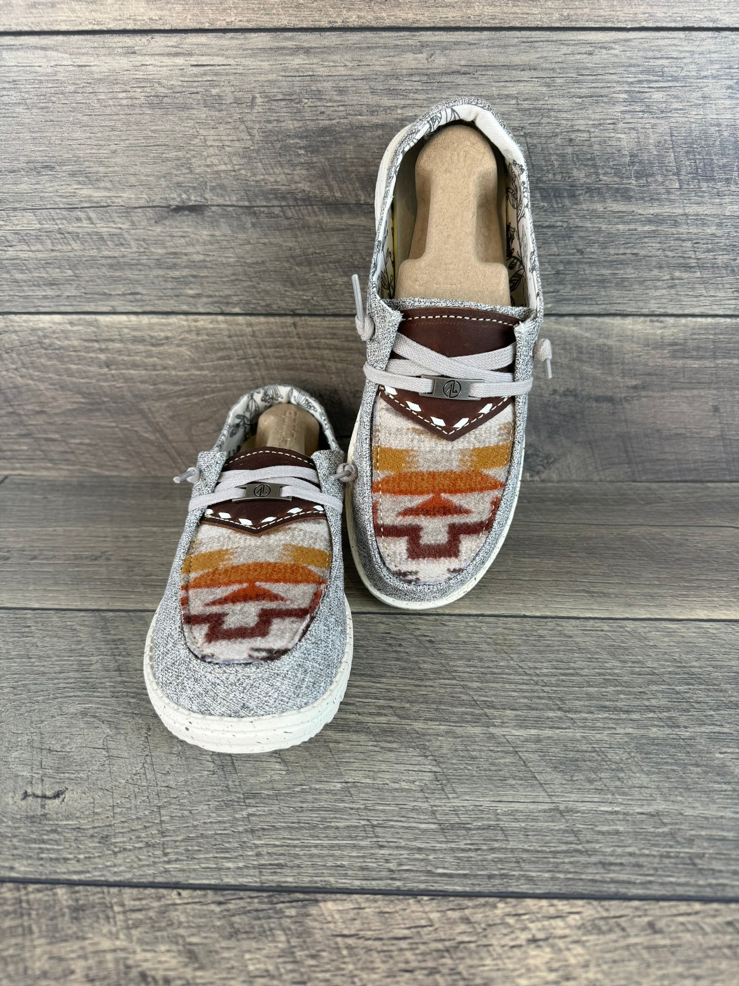 Women’s Size 7 - Grey/Mesilla