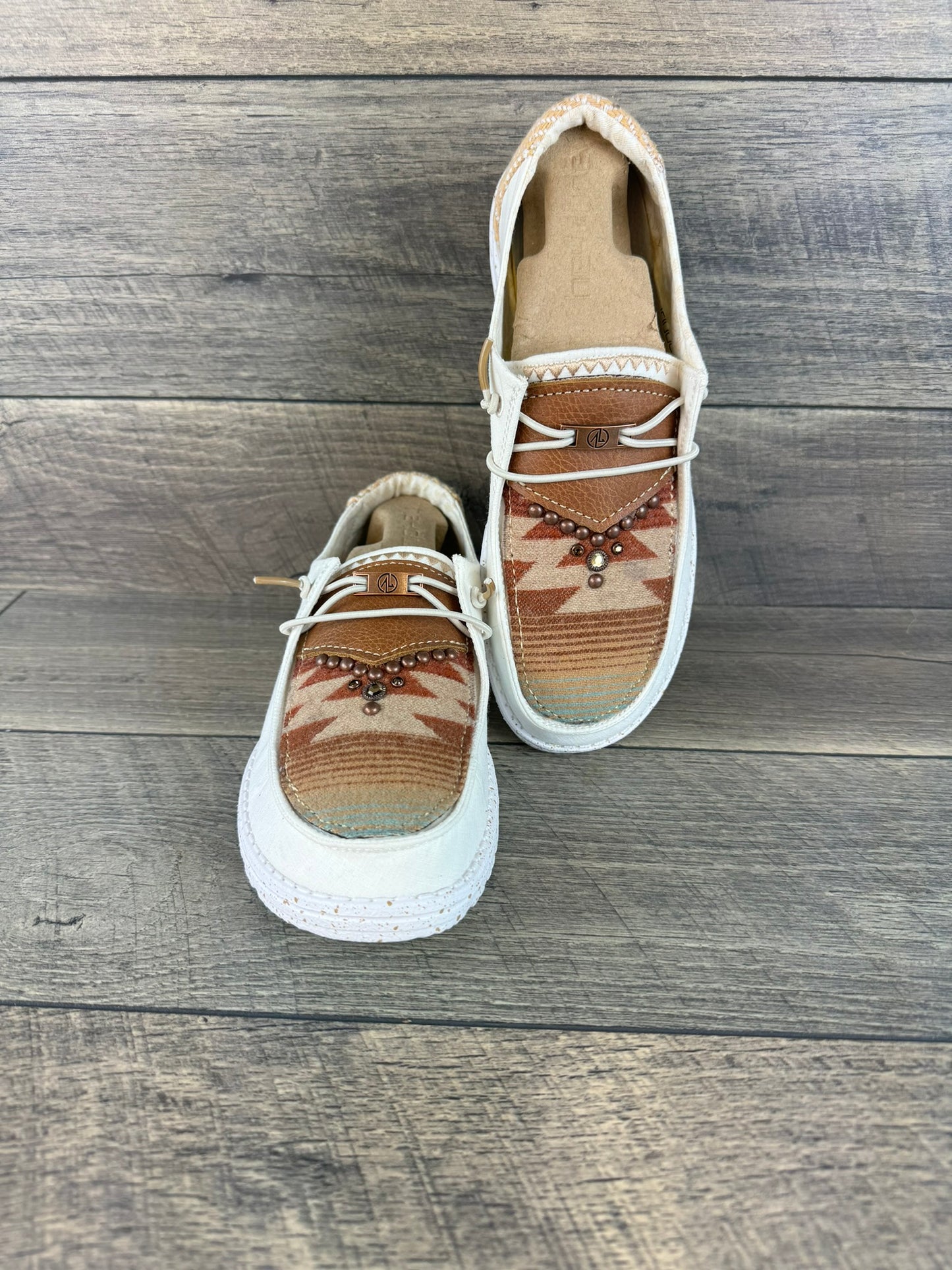 Women’s Size 10 - Ivory/Dutton