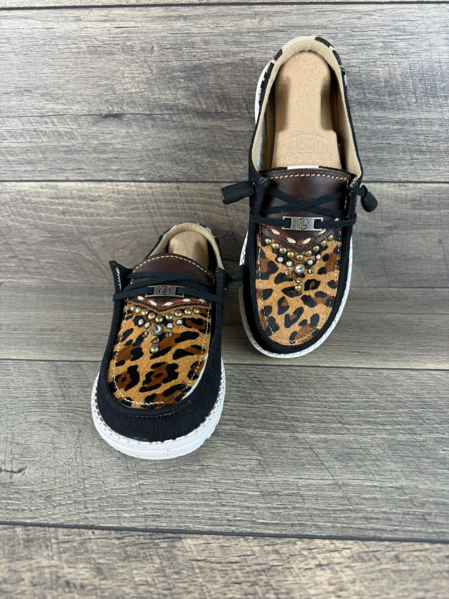 Women’s Size 7 - Black w/Cheetah & Gold