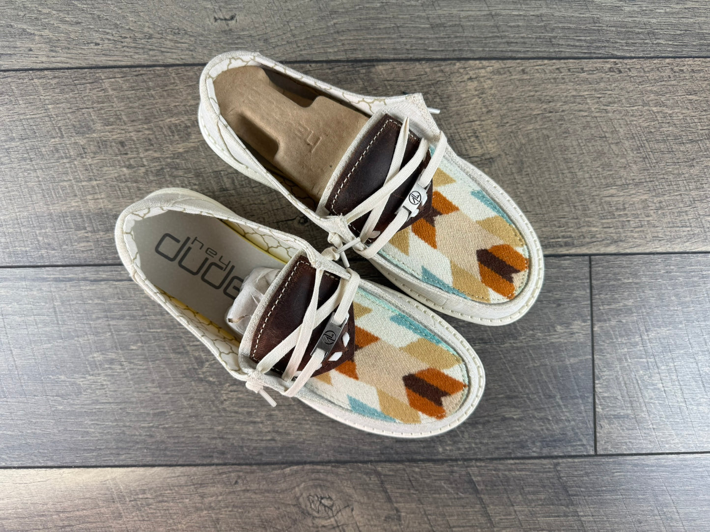 Women’s Size 9 - White Linen Sparkle & Turquoise Arroyo