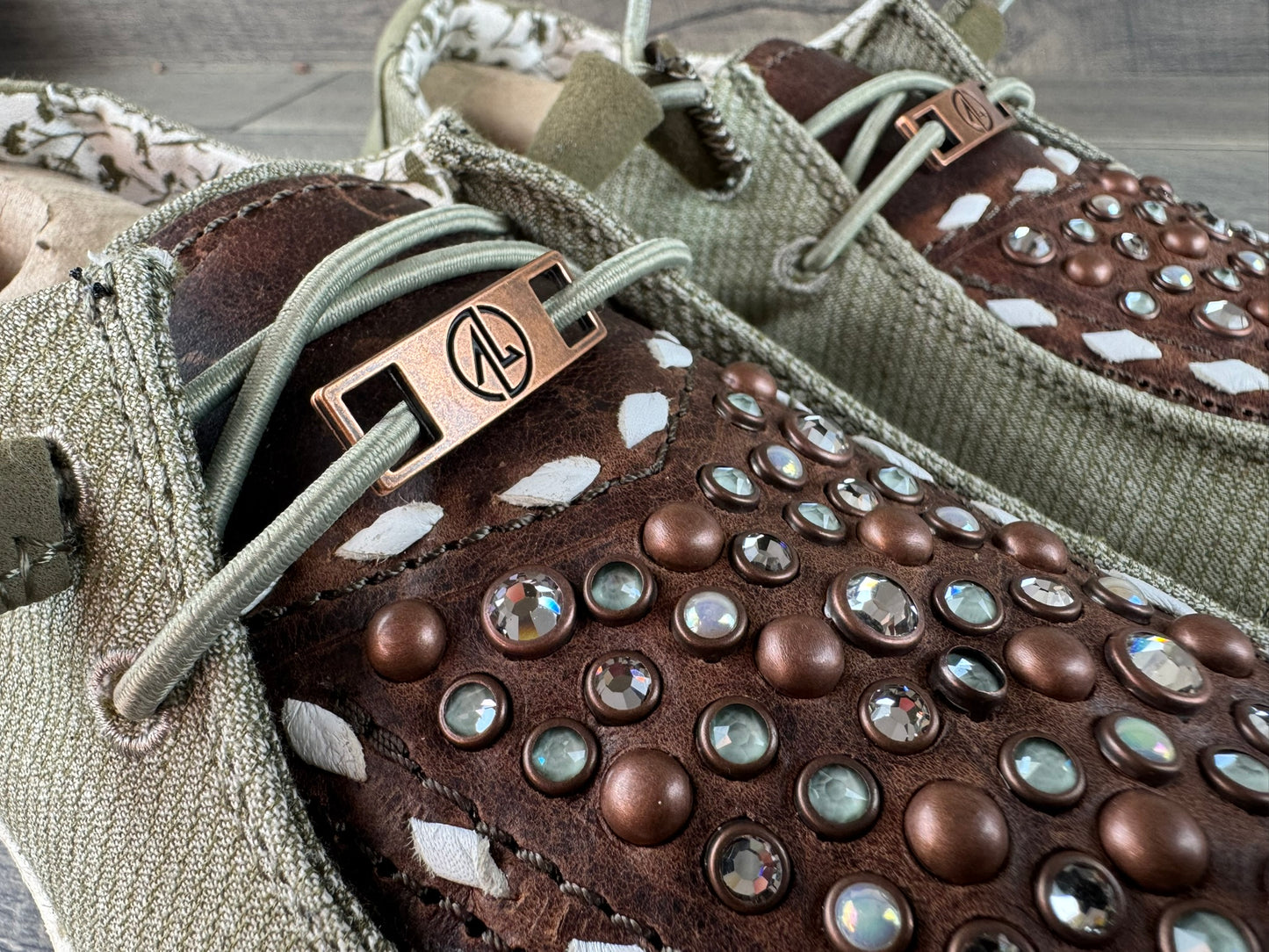 Women’s Size 8 - Heather Olive w/Copper & Olive Confetti