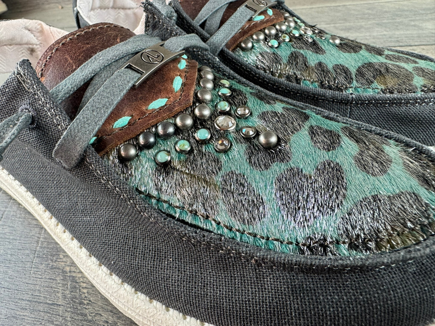 Women’s Size 8 - Charcoal w/Turquoise Leopard