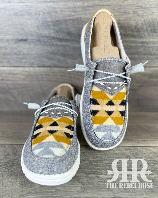 Women’s Size 8 - Grey/Mustard