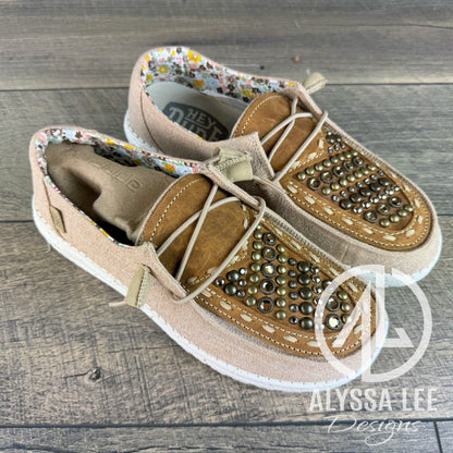 Women’s Size 8 - Tan w/Gold & Crystal Confetti