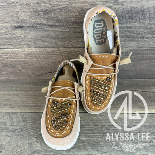 Women’s Size 8 - Tan w/Gold & Crystal Confetti