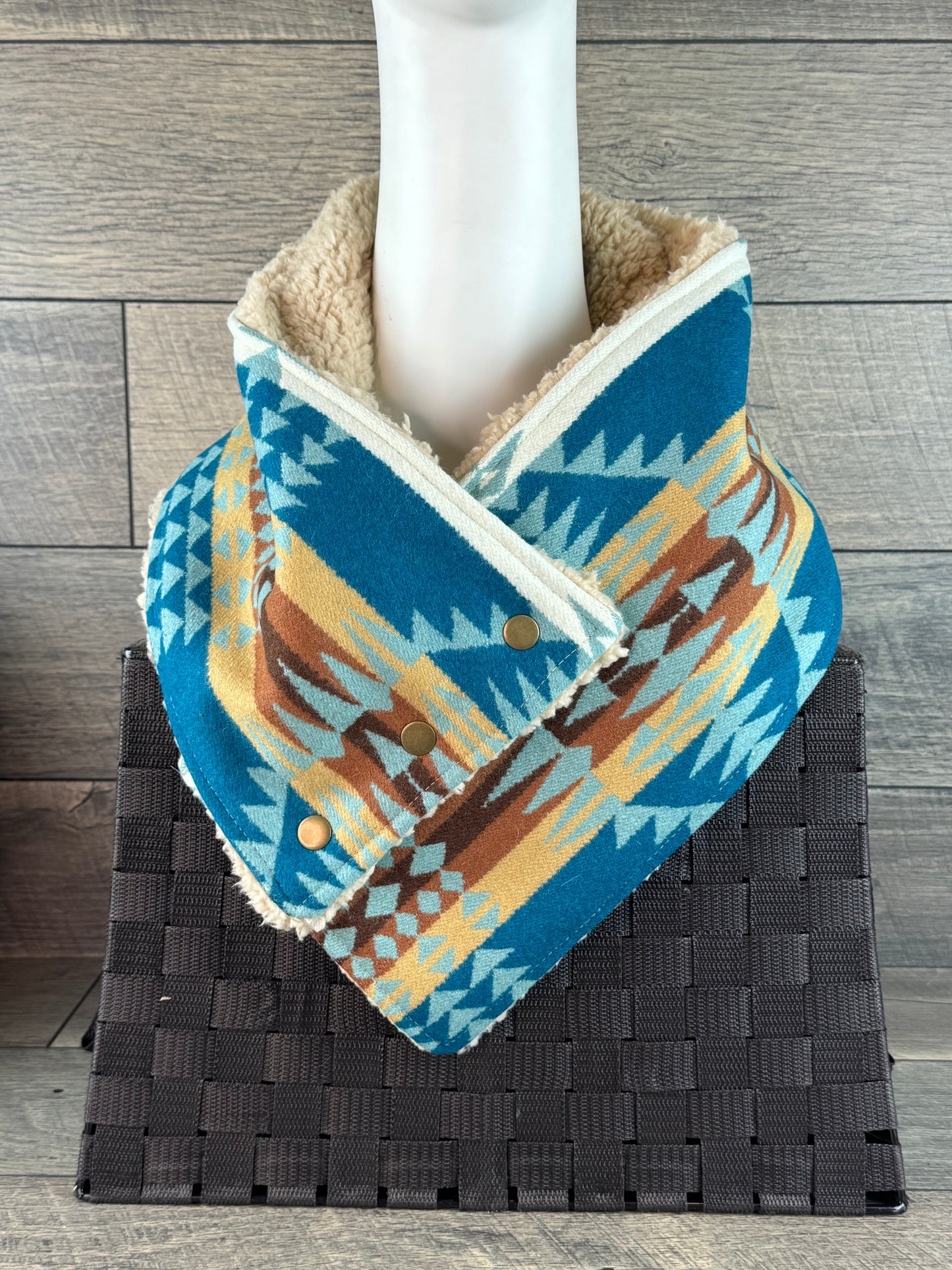 Sherpa Cozy Cowl (Turquoise Arroyo)