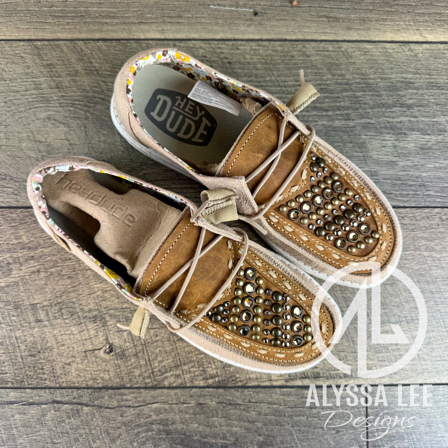 Women’s Size 8 - Tan w/Gold & Crystal Confetti