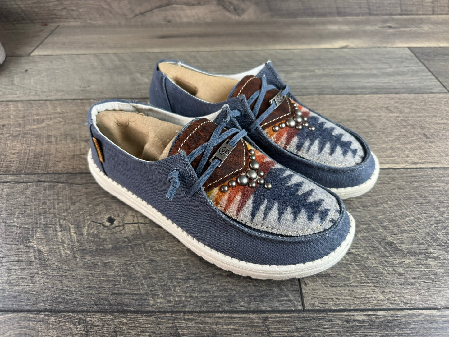 Women’s Size 8 - Denim Shoes w/Navy Harding