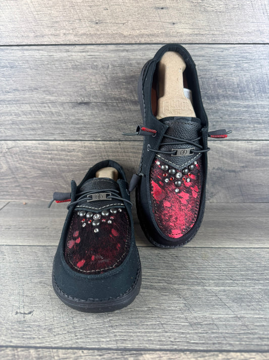 Women’s Size 10 - Black & Red Acid Wash
