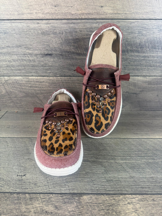 Women’s Size 10 - Heather Burgundy Shoe w/Leopard